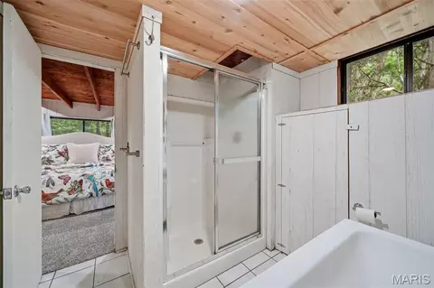 Bath - 429 Scheffborg Circle Dr, Innsbrook, MO 63390 photo 2 of 3