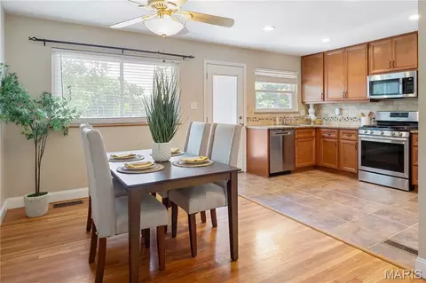 Dining - 407 Palermo Dr, Ballwin, MO 63021 photo 2 of 2