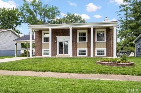 407 Palermo Dr, Ballwin, MO 63021