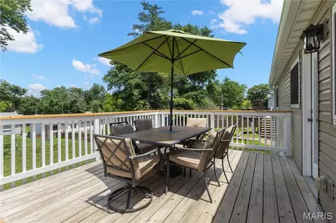 Exterior - 407 Palermo Dr, Ballwin, MO 63021 photo 4 of 8