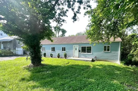 456 Bluff Dr, Riverview, MO 63137