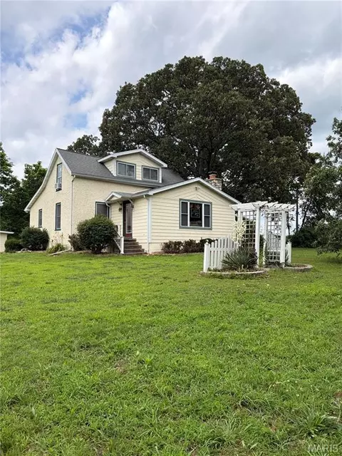 255 Pickles Ford Trl, Saint Clair, MO 63077