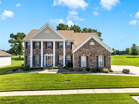 4262 Caballo Crossing Dr, Florissant, MO 63034
