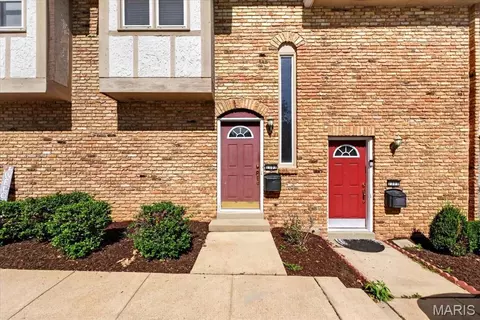 1107 Rue La Chelle Walk #1107, Saint Louis, MO 63141
