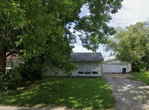 1617 Armand Dr, Cahokia, IL 62206