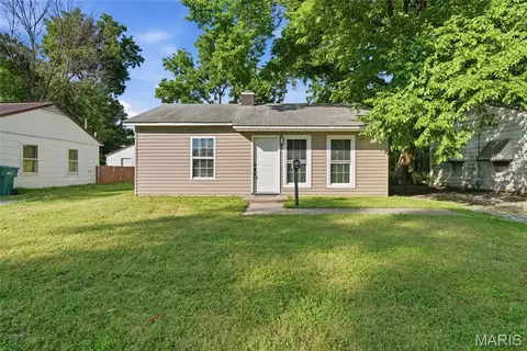 14 Marilyn Ln, Cahokia, IL 62206