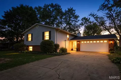 550 Oak St, Farmington, MO 63640