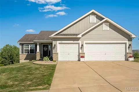126 Riverdale Woods Cir, O'fallon, MO 63366