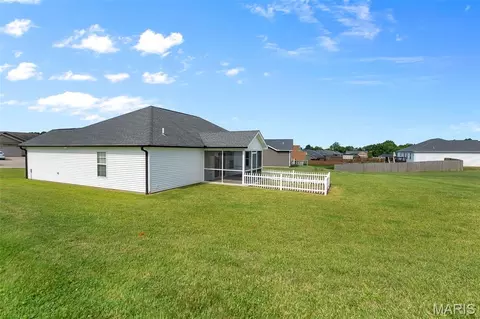 Exterior - 2502 Oak St, Jackson, MO 63755 photo 6 of 8