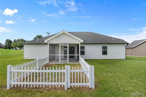 Exterior - 2502 Oak St, Jackson, MO 63755 photo 5 of 8