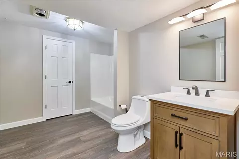 Bath - 16873 Enderbush Ln, Eureka, MO 63025 photo 5 of 6