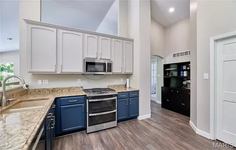 Kitchen - 16873 Enderbush Ln, Eureka, MO 63025 photo 2 of 7