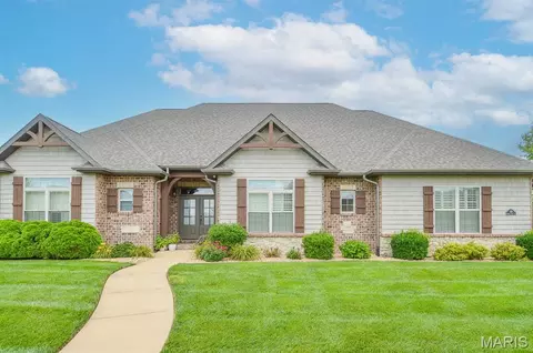 520 Shadow Rock Ct, Lebanon, IL 62254