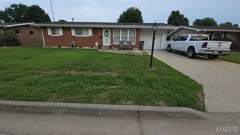 8 Marian St, Sainte Genevieve, MO 63670