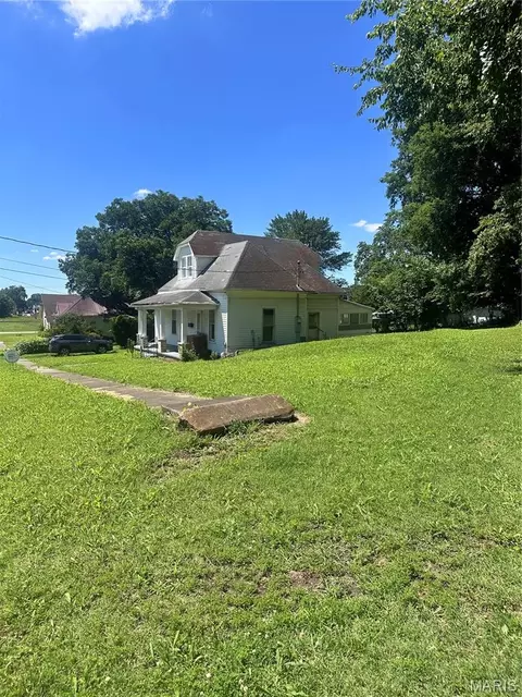 311 E Davidson Ave, Chaffee, MO 63740 photo 4