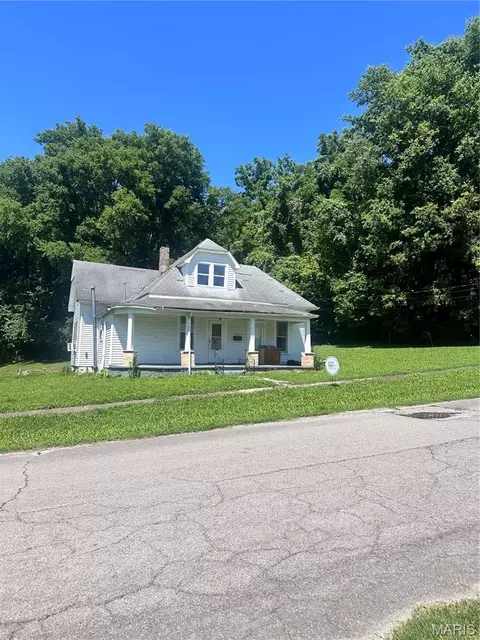 311 E Davidson Ave, Chaffee, MO 63740