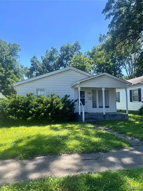 112 W Davidson Ave, Chaffee, MO 63740