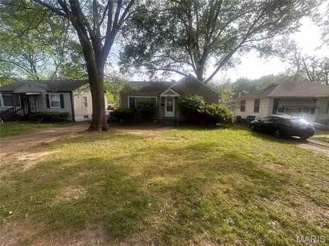 7516 Balfour Dr, Saint Louis, MO 63133