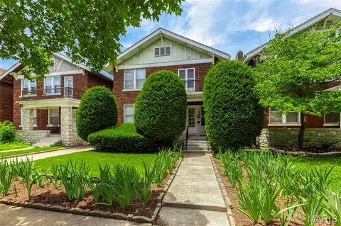 1109-1111 Claytonia Ter, Richmond Heights, MO 63117