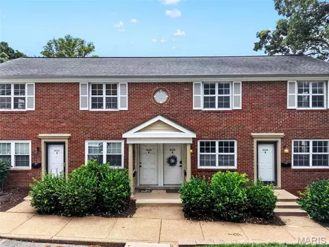9026 Cardinal Ter, Brentwood, MO 63144