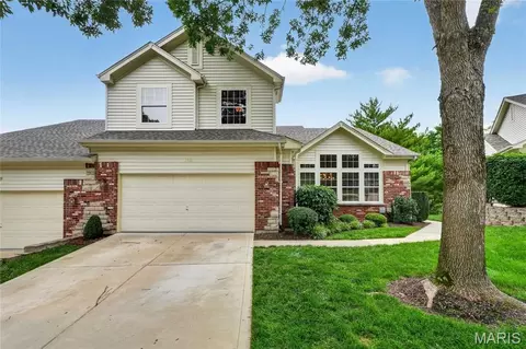 863 Stone Meadow Dr, Chesterfield, MO 63005