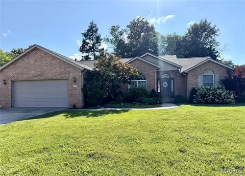 432 Meadowlark Ln, Belleville, IL 62220