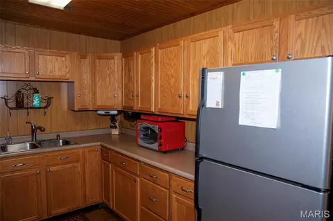 Kitchen - 211 Henry Hicks Rd, Herod, IL 62947 photo 3 of 3