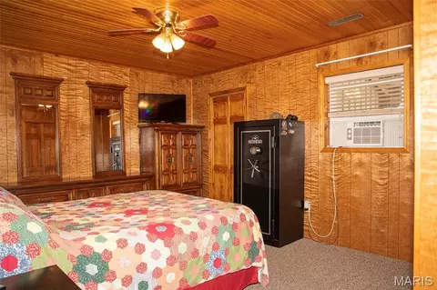 Bedroom - 211 Henry Hicks Rd, Herod, IL 62947 photo 1 of 4
