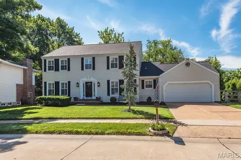 14960 Country Ridge Dr, Chesterfield, MO 63017