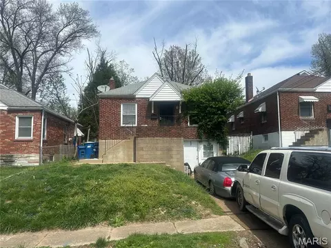 7027 Dawson Pl, Saint Louis, MO 63136