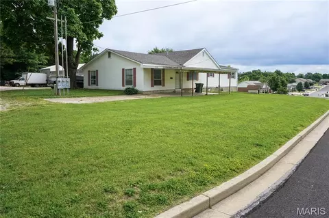 2018 Old Saint James Rd, Rolla, MO 65401