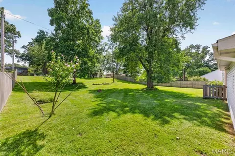 Exterior - 1024 Rose Hill Ln, Ellisville, MO 63021 photo 5 of 6
