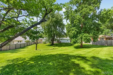 Exterior - 1024 Rose Hill Ln, Ellisville, MO 63021 photo 6 of 6