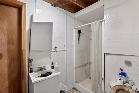 Bath - 2161 Jean Dr, Arnold, MO 63010 photo 1 of 2