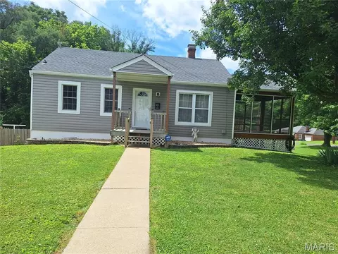 600 Arrowhead Dr, Collinsville, IL 62234