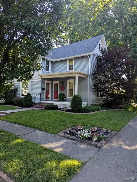 404 La Due Pl, Greenville, IL 62246