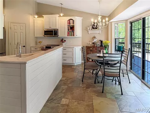 Kitchen - 17432 Hilltop Ridge Dr, Eureka, MO 63025 photo 8 of 8