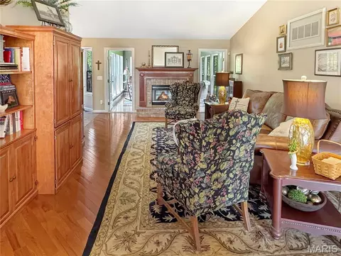 Living - 17432 Hilltop Ridge Dr, Eureka, MO 63025 photo 4 of 7