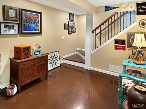 Entry Way - 17432 Hilltop Ridge Dr, Eureka, MO 63025 photo 2 of 3