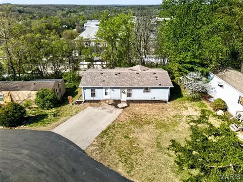 819 Horizon Ln, Fenton, MO 63026