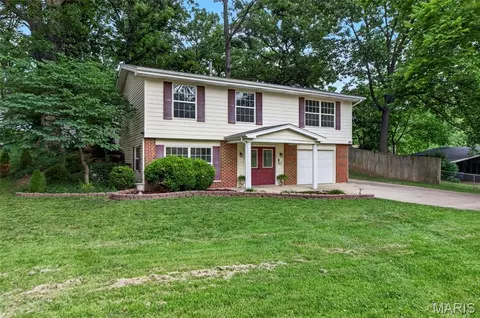 711 Montbrook Dr, O'fallon, MO 63366