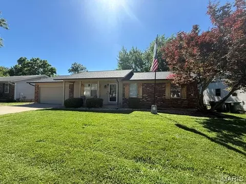 126 Del Oro Dr, Saint Peters, MO 63376