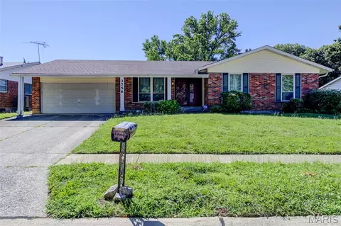 3756 Argonne Forest Dr, Florissant, MO 63034