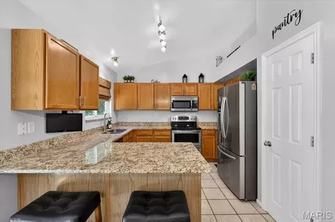 Kitchen - 1815 Fox Pointe Dr, Arnold, MO 63010 photo 2 of 4