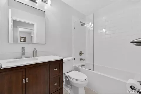 Bath - 1815 Fox Pointe Dr, Arnold, MO 63010 photo 1 of 3