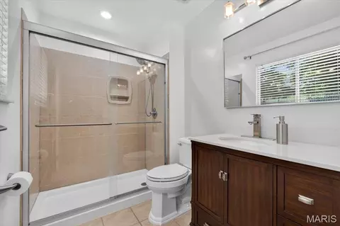 Bath - 1815 Fox Pointe Dr, Arnold, MO 63010 photo 2 of 3