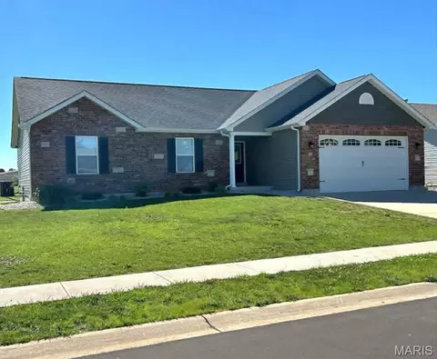 13 Berkshire Ct, Troy, MO 63379