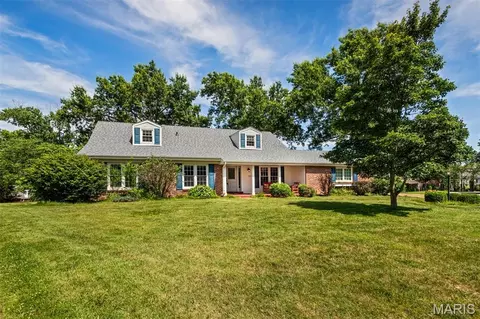 329 Turnbury Cir, Ballwin, MO 63011
