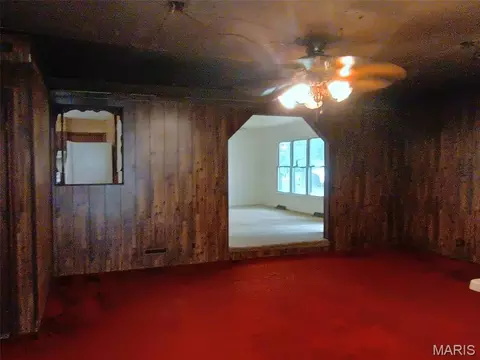 Living - 805 Phillips Ave, Salem, MO 65560 photo 6 of 6