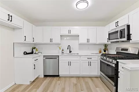 Kitchen - 25 Apache Trl, Fenton, MO 63026 photo 1 of 1